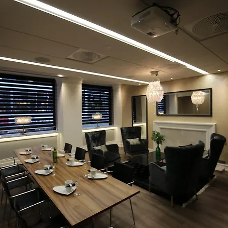 Verso Hotel 4*